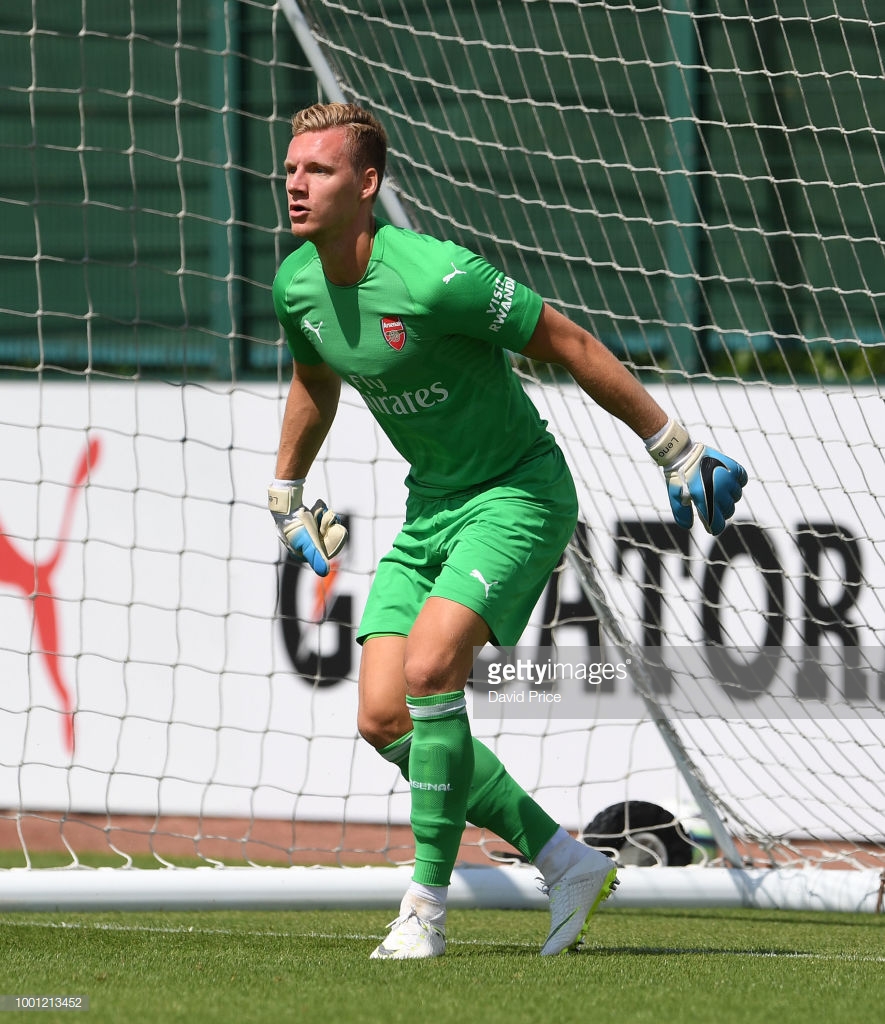 Bli med i Arsenal målvakt Lenos debut